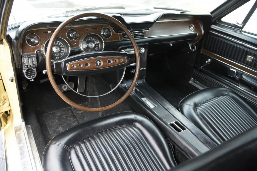  Ford Mustang GT Convertible 1968 года  (фото 2 из 10)